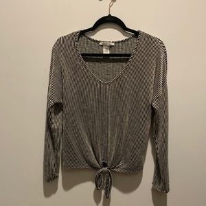 Black and white long sleeve with tie